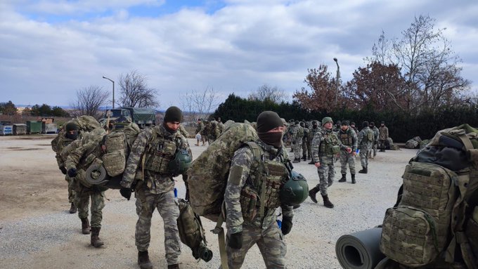 Military personnel of the 1st Commando Battalion in Edirne are sent to Gaziantep to support search and rescue activities.