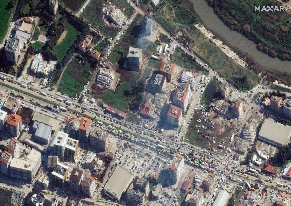 Blocks seen severely damaged in @Maxar imagery over Antakya from February 8