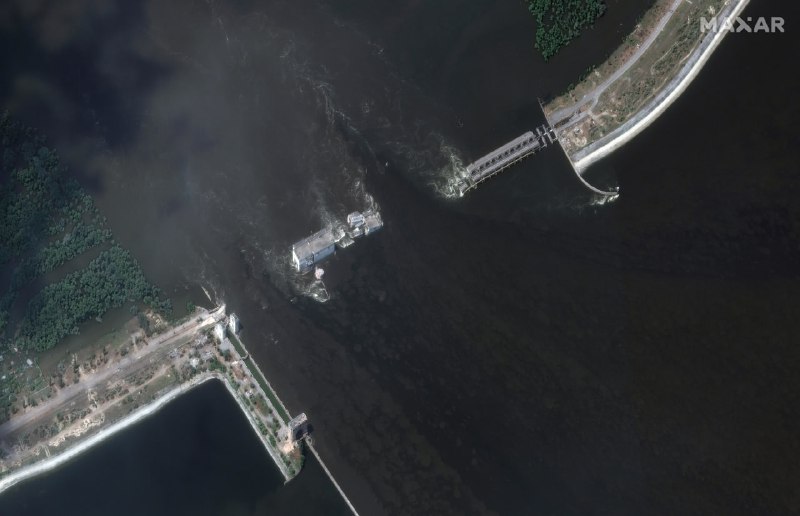 Images satellites Maxar du barrage détruit de Kakhovka et des inondations du fleuve Dnipro