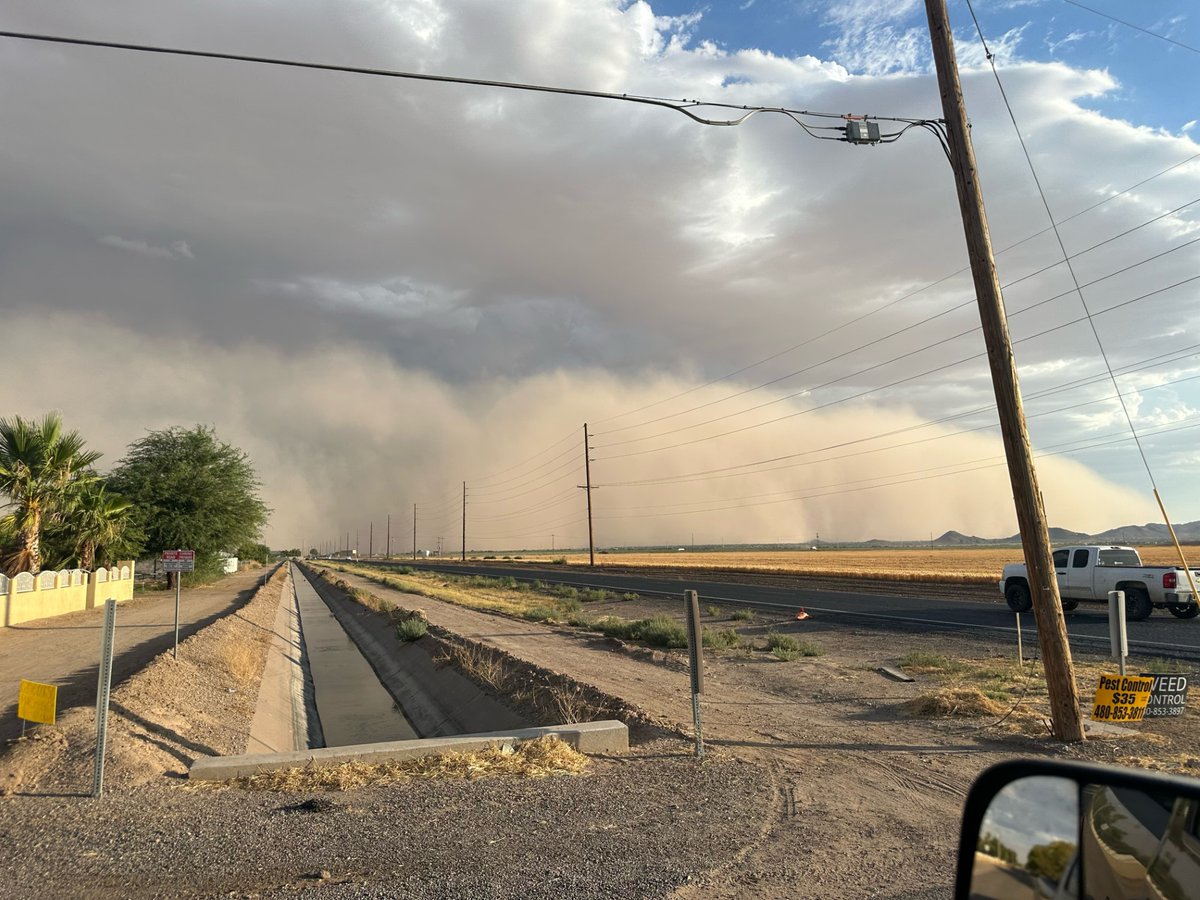 Gilbert, San Tan Valley and Queen Creek quickly saw a large dust wall approach the Valley Monday evening.