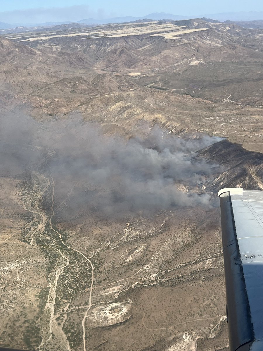 The TableFire loc. near I-17 and Table Mesa is reported at 850 ac with no containment. Hot and dry conditions coupled with light, flashy fuels contributed to today  rapid fire growth. Fire moving to north and east. Power lines ahead of the fire to N/NE.