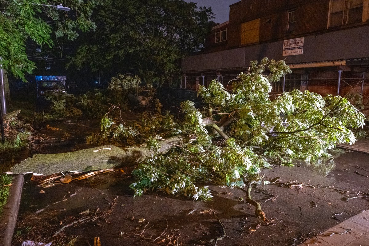 More than 10 tornadoes reported in stormy Chicago night and including twisters near both airports