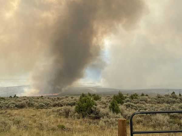 400-acre wildfire burns near Craig