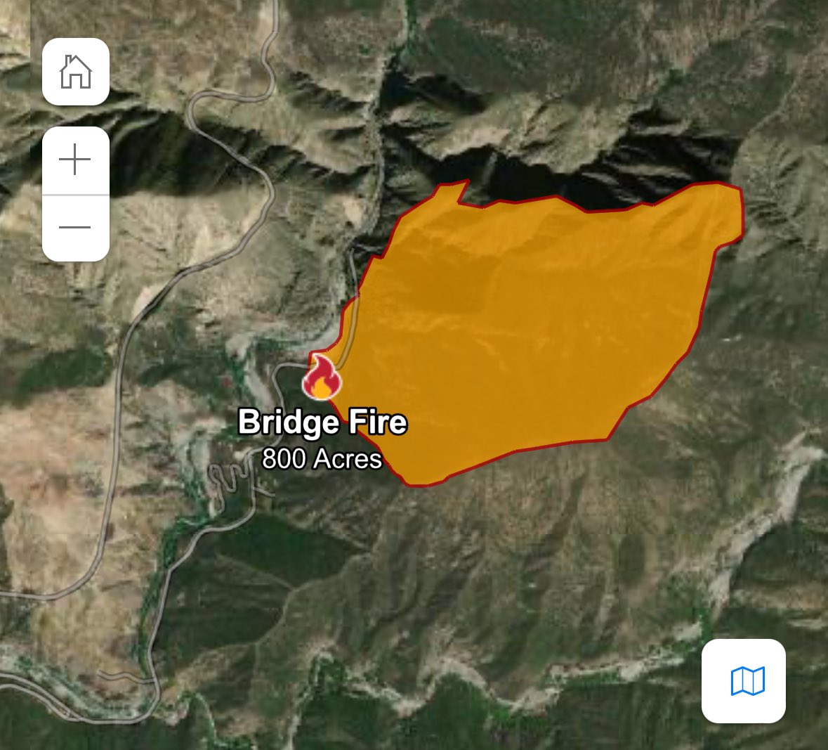 Fire Watch 51 has the BridgeFire mapped at 820 acres.There were 2 helicopters dropping water but they had to leave because visibility was too low.A 30x30 spot fire was reported on Shoe Maker Rd.The BridgeFire was estimated at 800  aircraft is over the fire