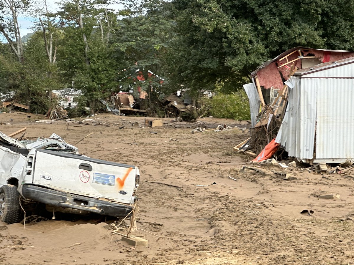 The @FDNYIMT continues to assist with the recovery efforts from Hurricane Helene's impacts on Asheville, NC. The IMT is working out of Buncombe County, where the team is now focused on managing the distribution points for food and water, shelters and community reception centers