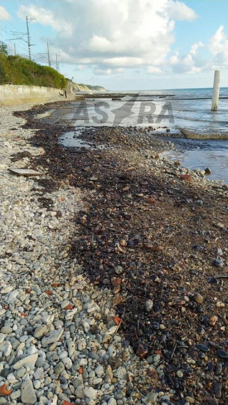 Oil spill near Tuapse