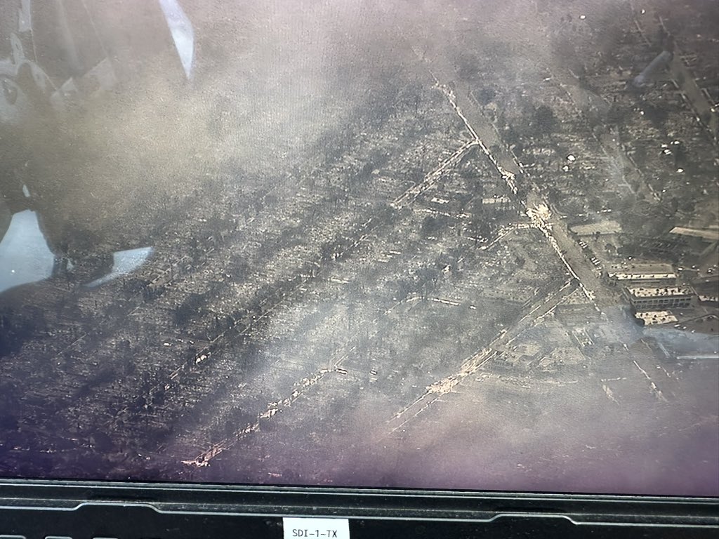 PalisadesFire 100's of homes lost, each one of these blocks hold 30 homes. Massive loss of homes in this area. Sunset blvd runs through the top right of the 2nd image