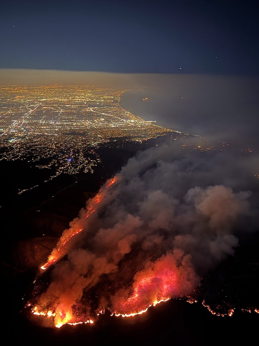 Here’s a current look at the Palisades Fire as it continues to burn in the Santa Monica Mountains