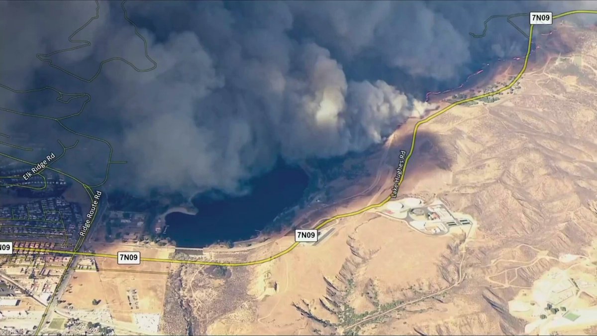 The HughesFire is approaching Castaic. Officials say 19,000 people have been forced to flee their homes.