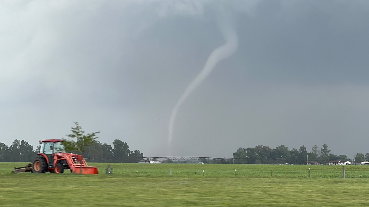 Sikeston MO strong tornado mowx