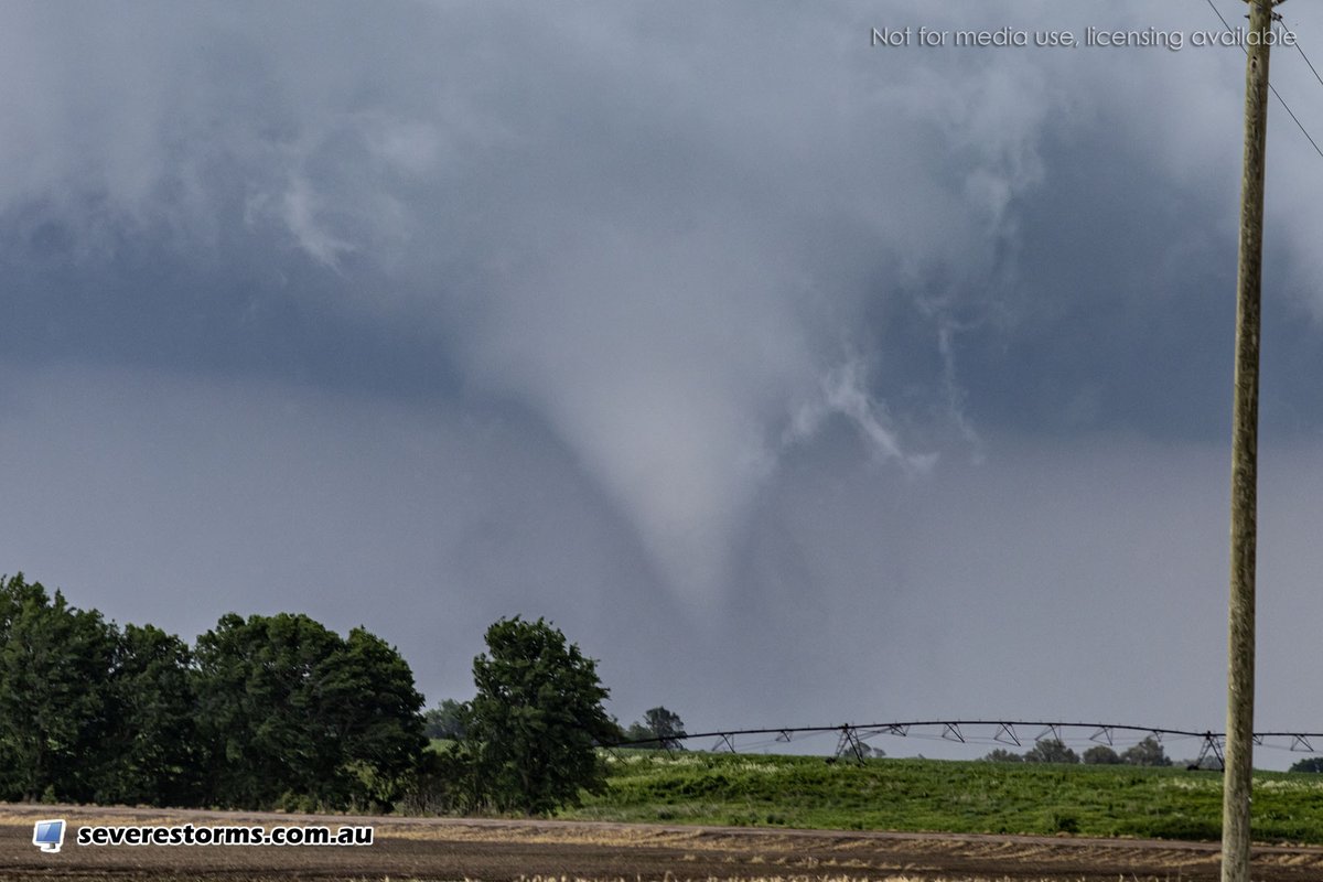 Tornado warning continues. 10 north of Sikeston, Missouri