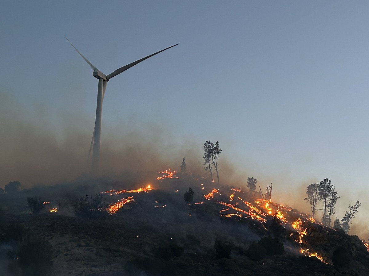 JawFire remains 250+ acres as of this evening/night.