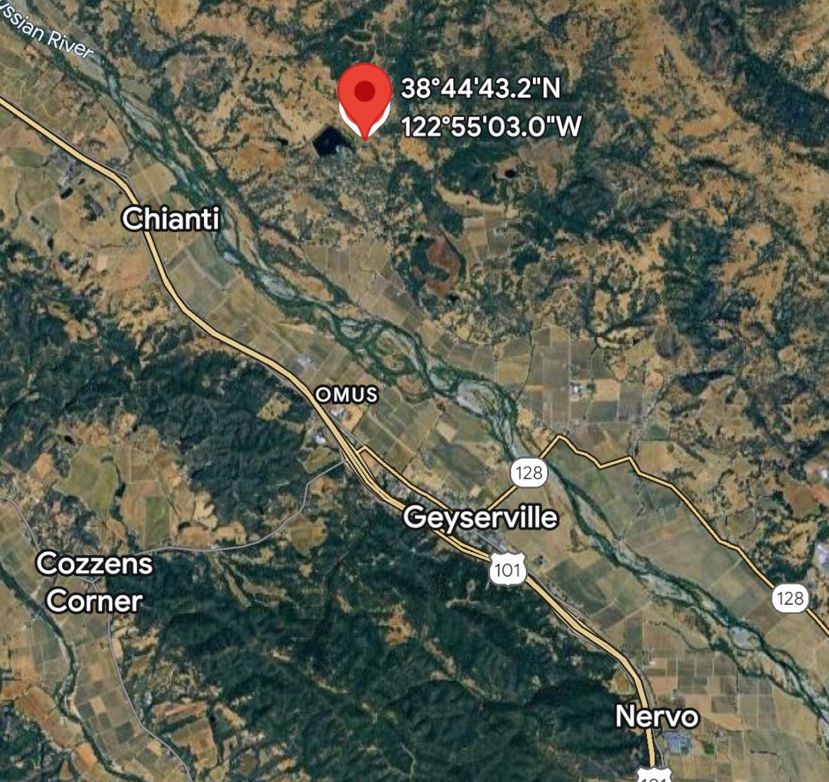 RockmoundFire: CAL FIRE and the Northern Sonoma Fire Protection District are at scene of a vegetation fire near the 23500 block of Vineyard Rd, Geyserville. The fire is approximately 3-5 acres burning in grass uphill. Five engines, a hand crew, two fixed-winged aircraft