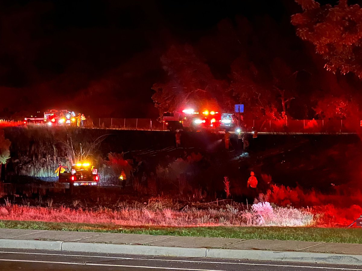 CottonwoodHeights  BrushFire crews did an exceptional job controlling this fire. The fire is out and under control and no homes were lost. They are in the mop up stages