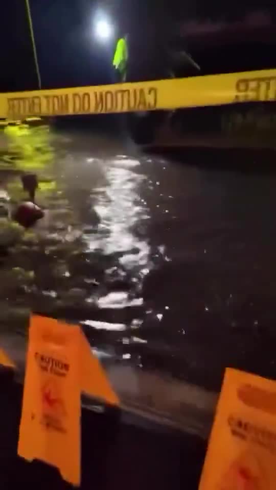 Serious flooding from tsunami waves seen throughout Hilo Bay, Hawaii, following yesterday’s M8.8 earthquake off the coast of the Kamchatka Peninsula in Russia’s Far East