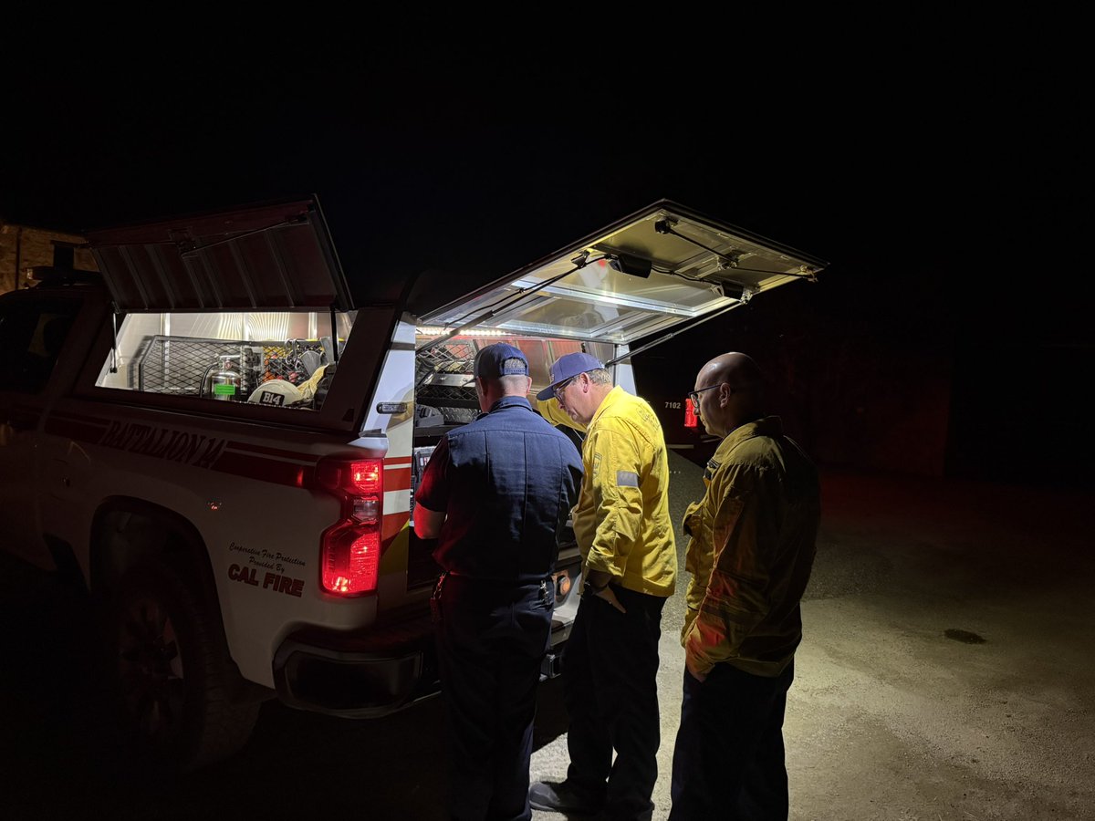 PickettFire  - 3 Helicopters with night flying capabilities will continue working the fire overnight.  multiple ground resources that will continue with suppression efforts. There are multiple agencies are actively working to control the fire.