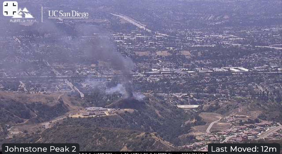 Glendora. Brush fire. Foothill and Cataract. EllieFire. E286 establishing a structure protection operation for approximately 6 homes in the area